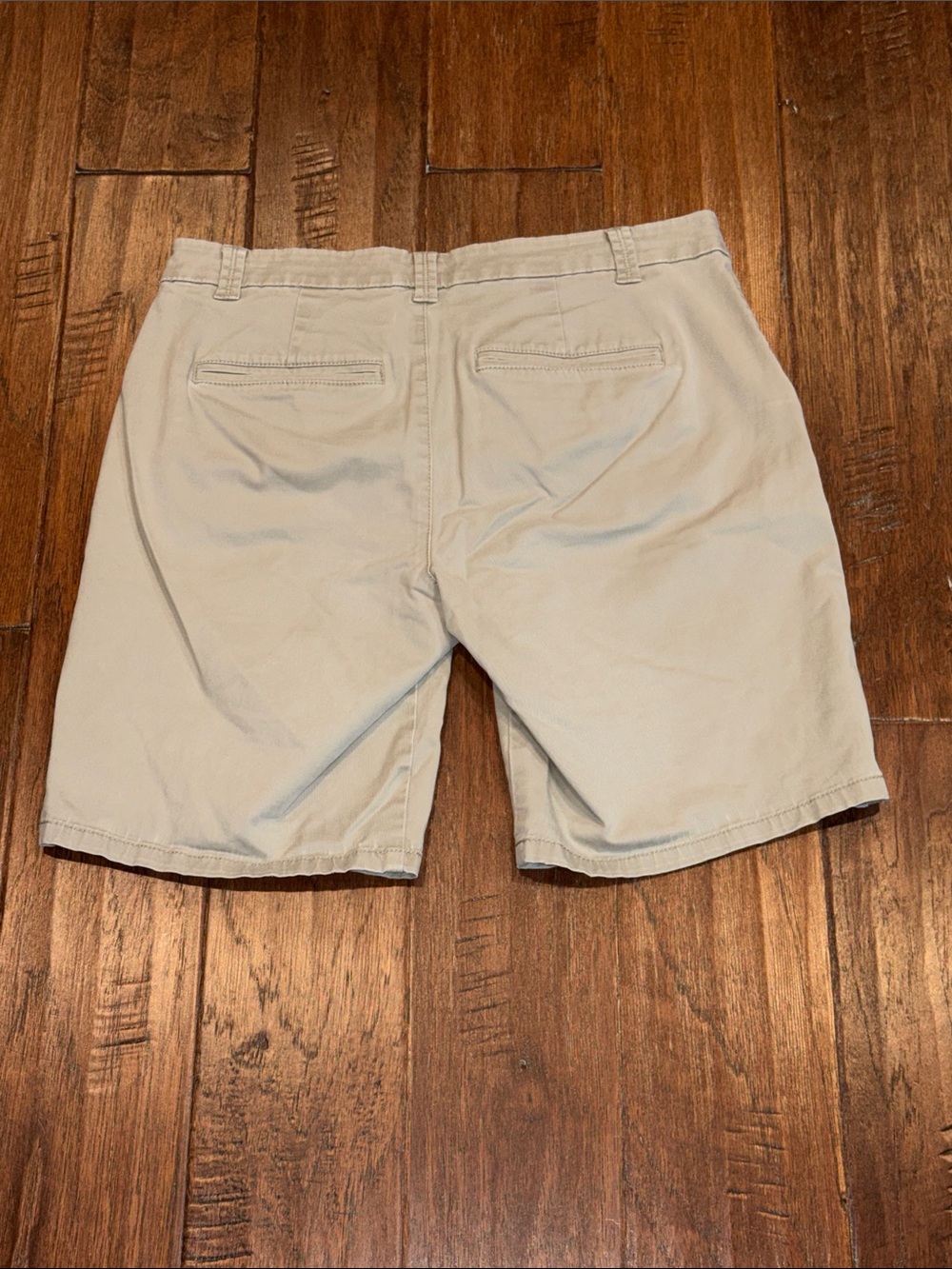 Size 4 Women’s Casual Khaki Shorts - Classic Summer Staple - Picture 2 of 7